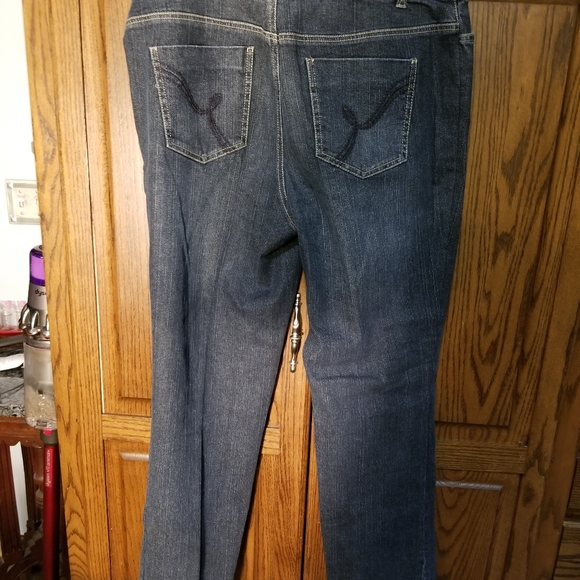 Fashion Bug 20w washed denim jean - Picture 2 of 12